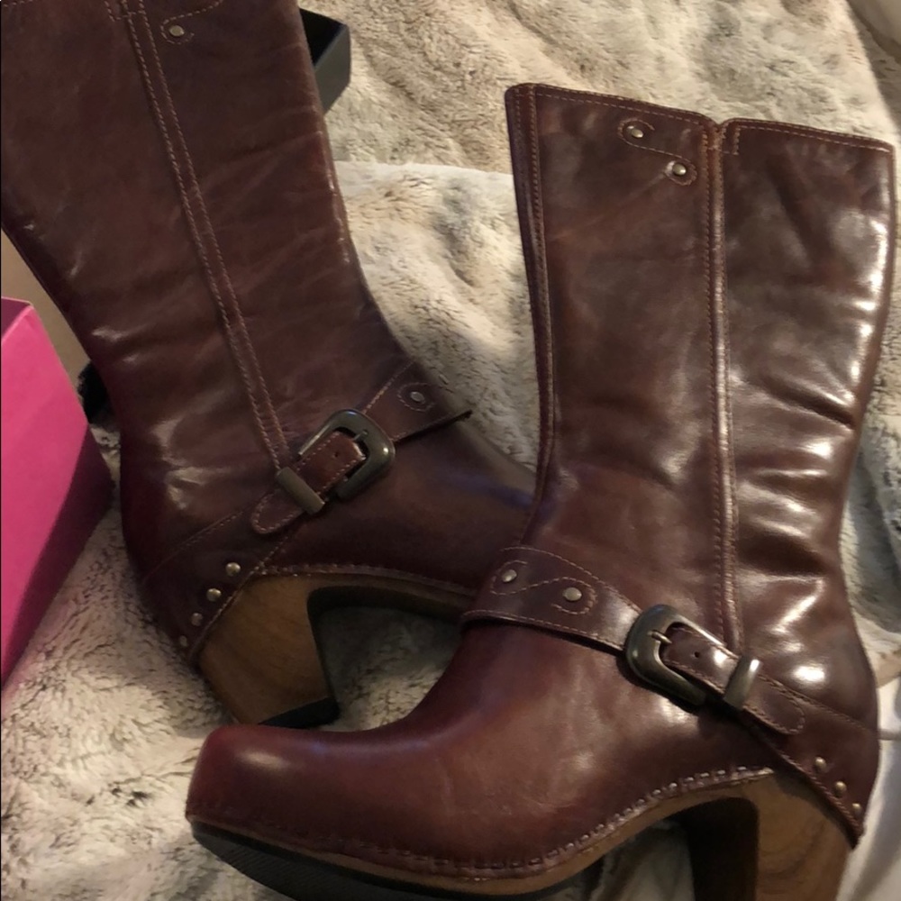 Beautiful Dansko boots. Size 9